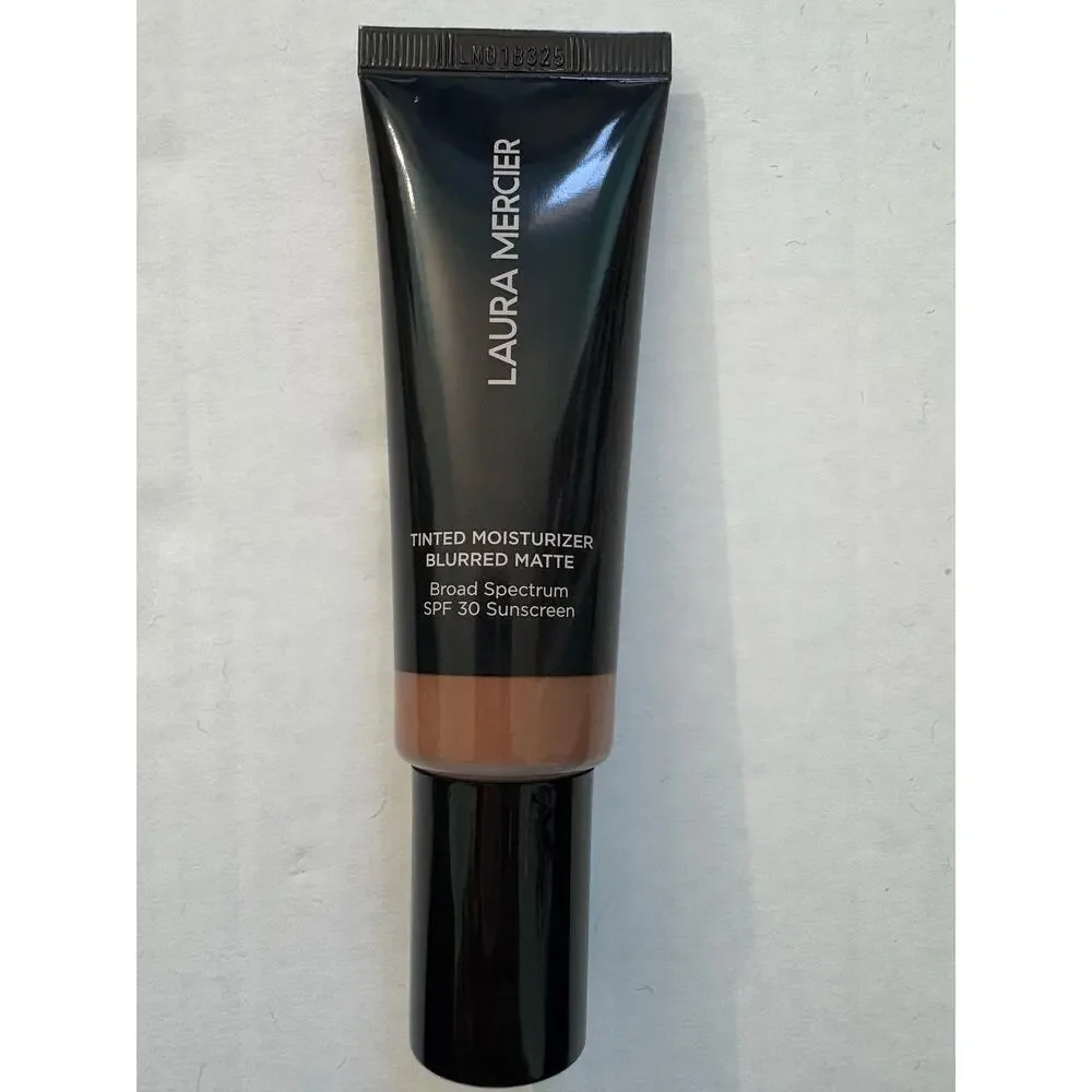 Laura Mercier Tinted Moisturizer Blurred Matte with SPF 30 Sunscreen Terracotta